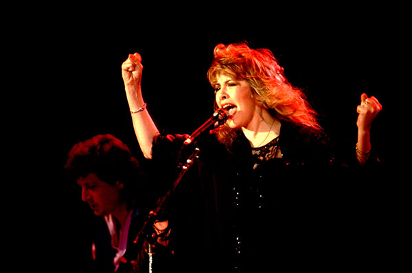 Festive Flashback Stevie Nicks Breathtaking 1987 Performance Of “silent Night” I Like Your