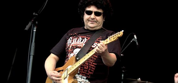 Caught Up In The Flow - A Dozen of the Best From Richard Clapton 