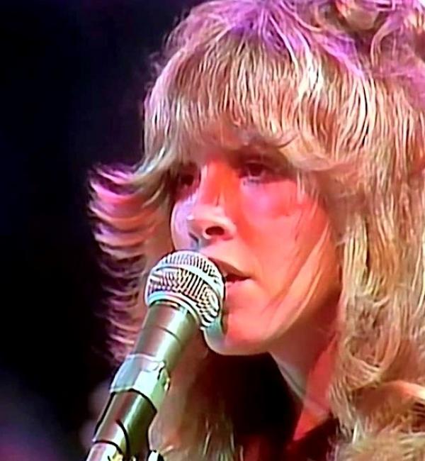 Flashback to Stevie Nicks & Fleetwood Mac’s Show-Stopping “Rhiannon” on The Midnight Special in 1976