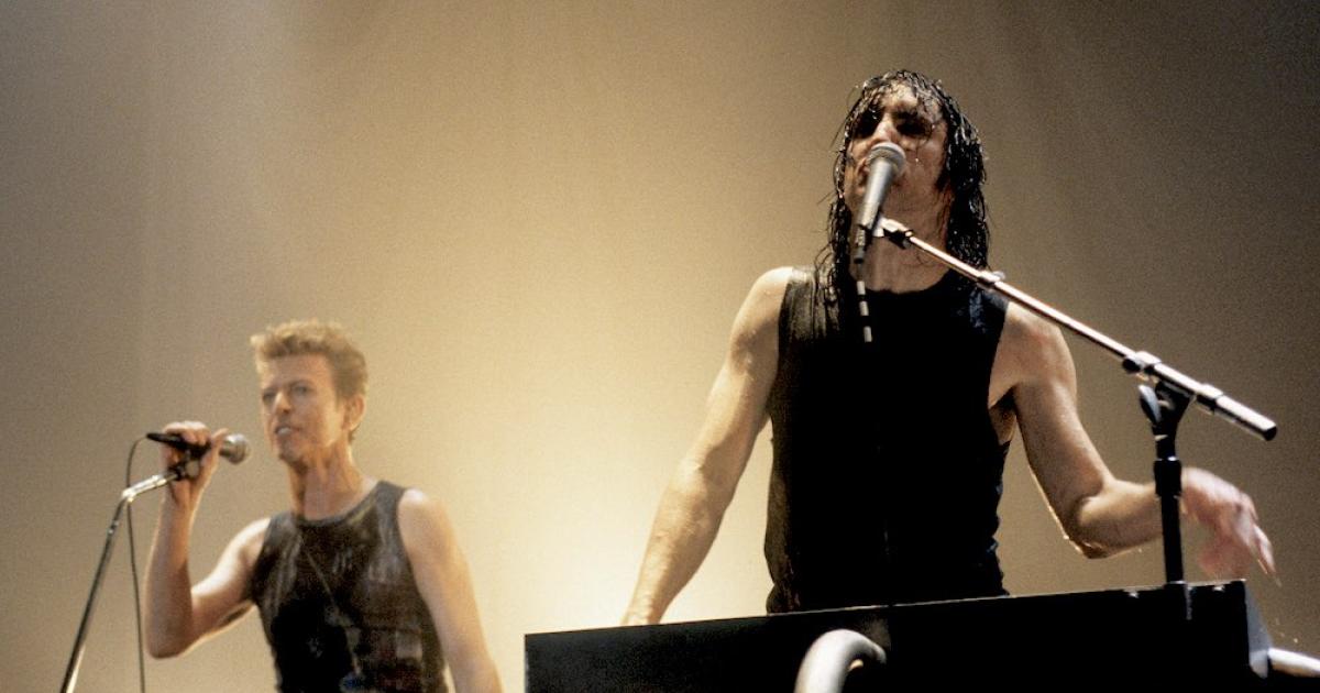 Flashback to David Bowie & Trent Reznor's Show-Stopping 'Hurt' Performance  in 1995 | I Like Your Old Stuff | Iconic Music Artists & Albums | Reviews,  Tours & Comps